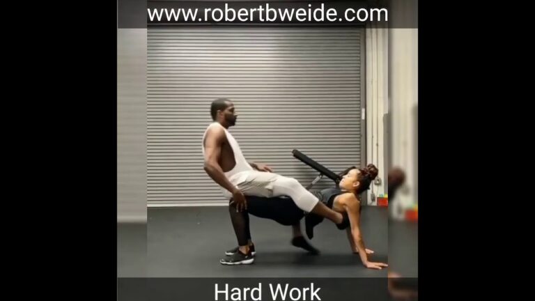 Robert B.Weide Season 4 Episode 8 – Hard Work